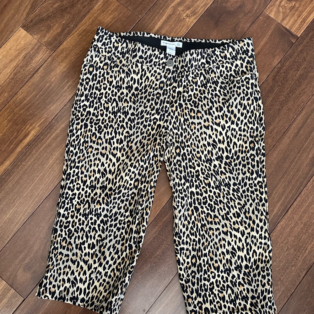 89th & Madison Leopard Print Capris